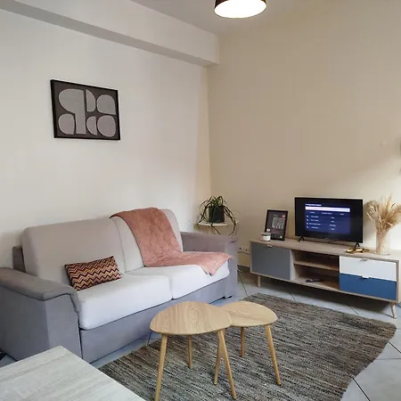 Daire Avec Balcon Donnant Sur Place De La Mairie Castelsarrasin