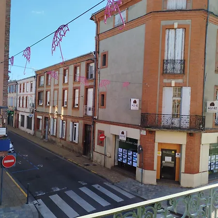Apartmán Avec Balcon Donnant Sur Place De La Mairie Castelsarrasin